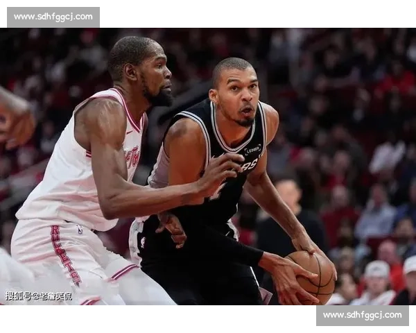 2017年NBA季后赛马刺对火箭5月8日激战回顾与关键转折解析