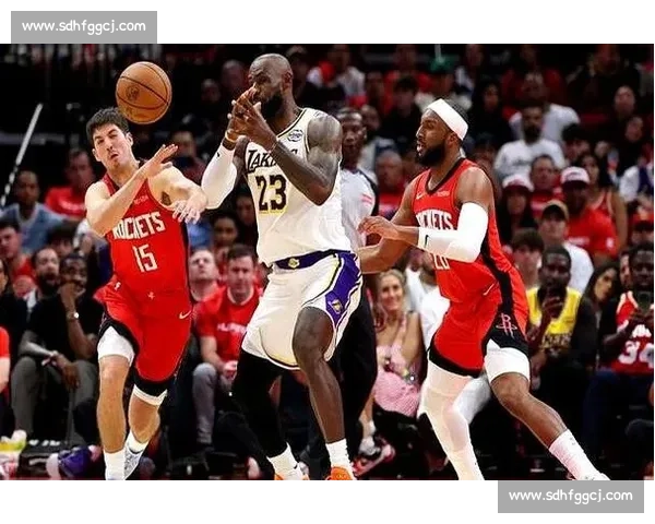 NBA总决赛湖人对热火G5生死战巅峰对决再掀冠军悬念风暴 NBA总决赛湖人对热火G5生死战巅峰对决再掀冠军悬念风暴